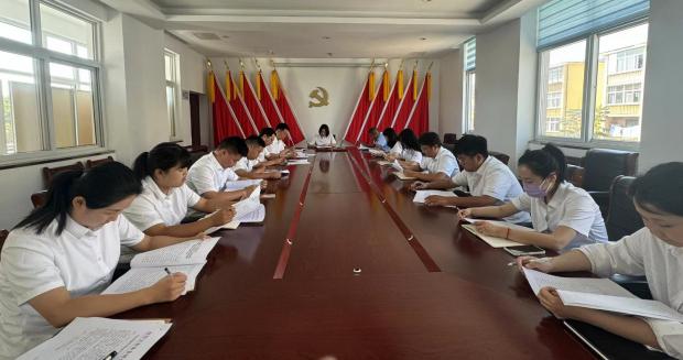 國益公司組織全體員工學(xué)習(xí)全市干部大會會議精神